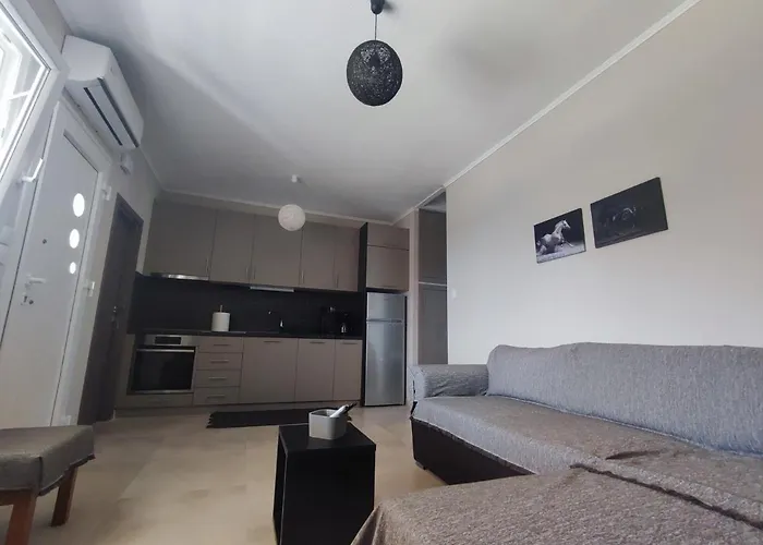 A & F - Fay's House Apartment *